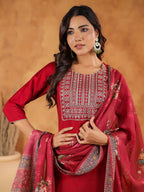 Janasya Dark Chanderi Yoke Embroidery Straight Kurta Set