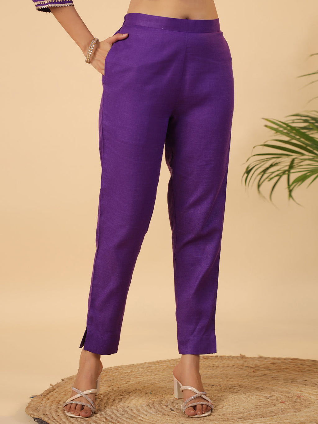 Janasya Bright Cotton Blend Solid Straight Kurta Set