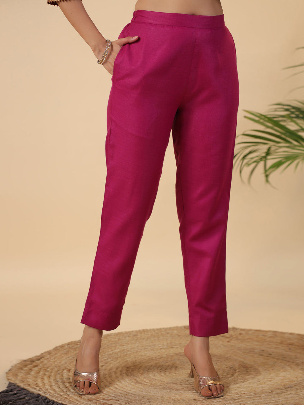 Janasya Dark Cotton Blend Solid Straight Kurta Set