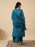 Janasya Bright Cotton Blend Embroidered Straight Kurta Set