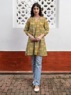 Janasya Dark Georgette Floral A-Line Tunic