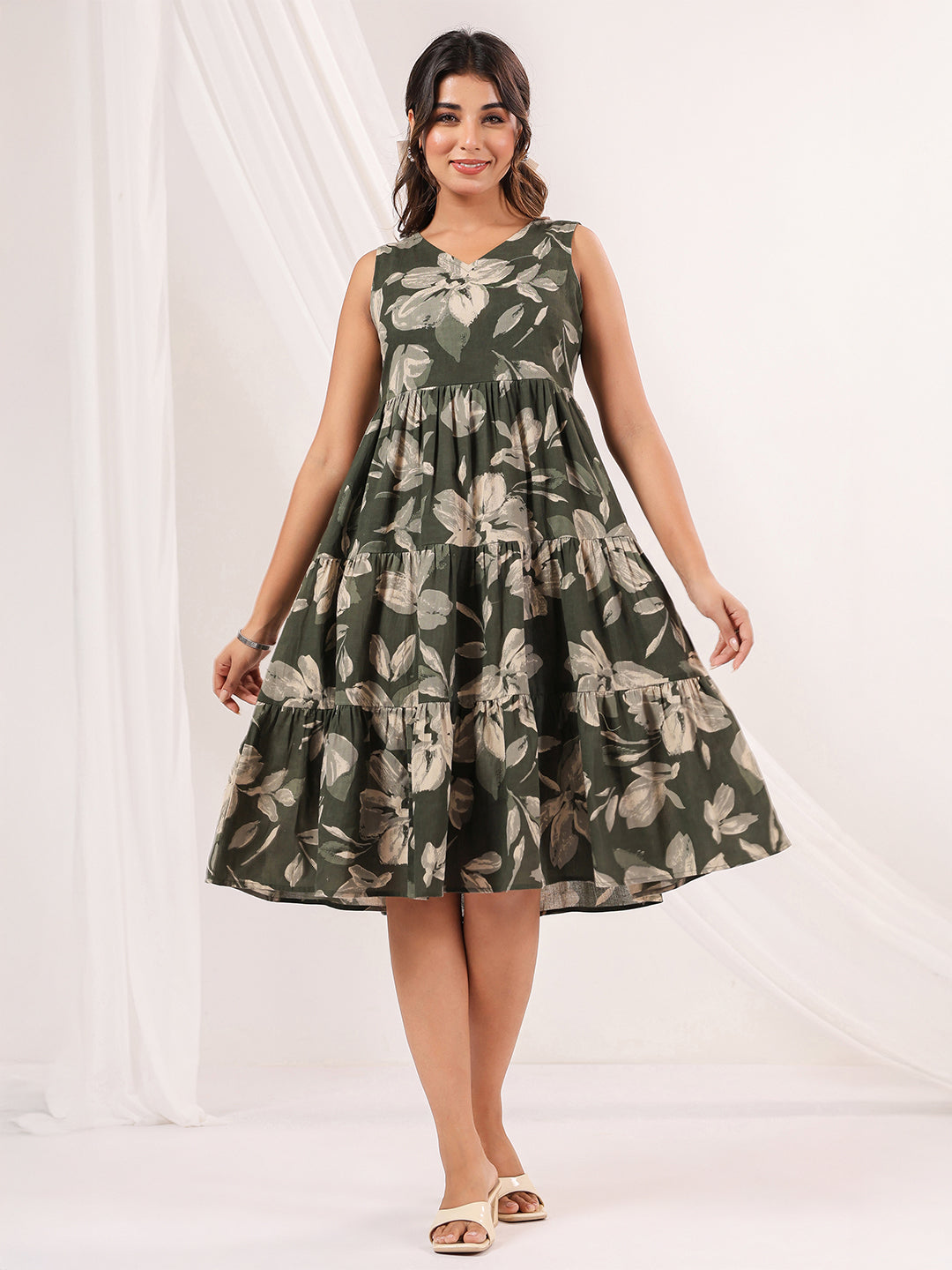 Janasya Dark Cotton Floral Tiered Dress - Distacart