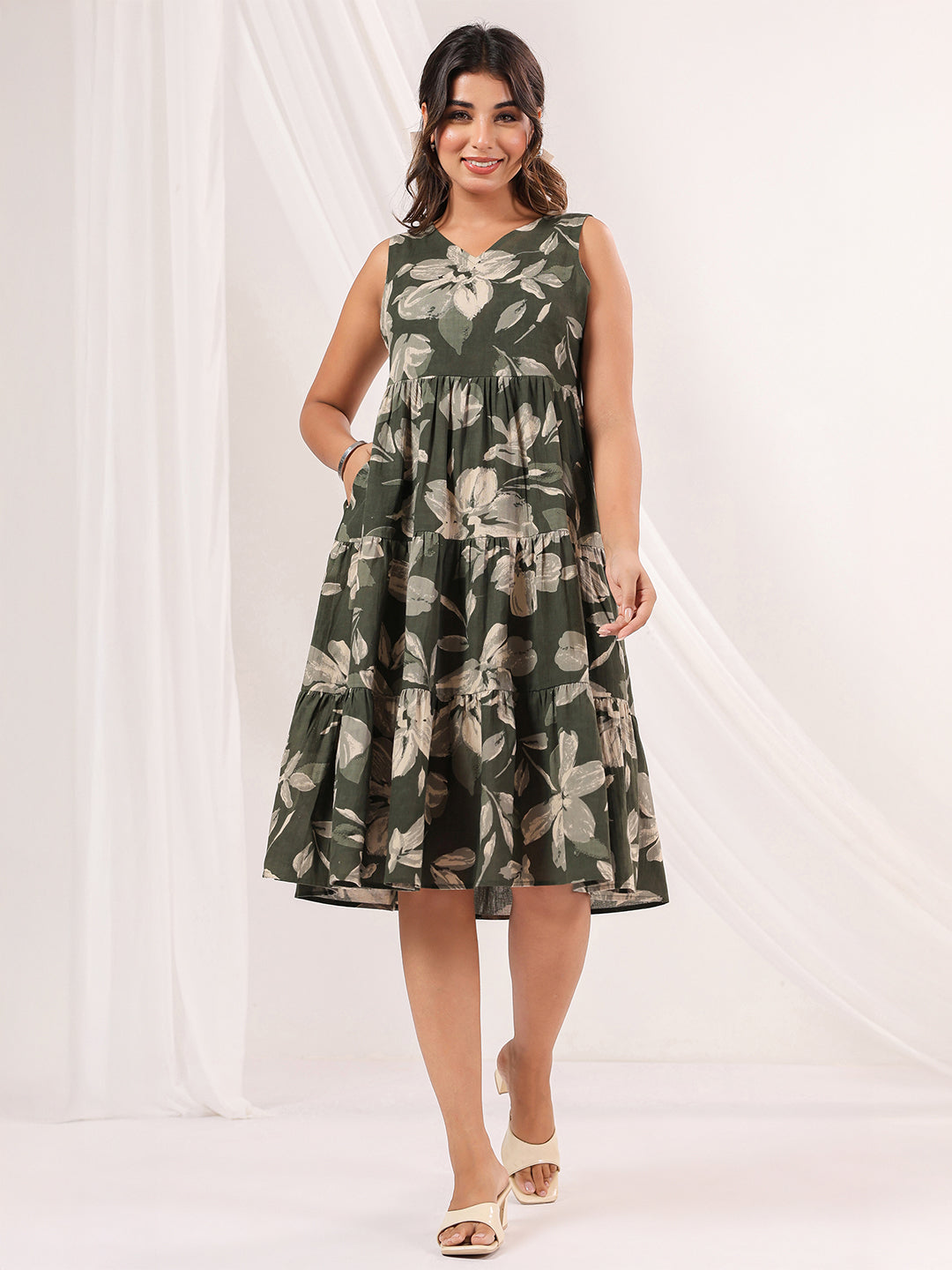 Janasya Dark Cotton Floral Tiered Dress - Distacart