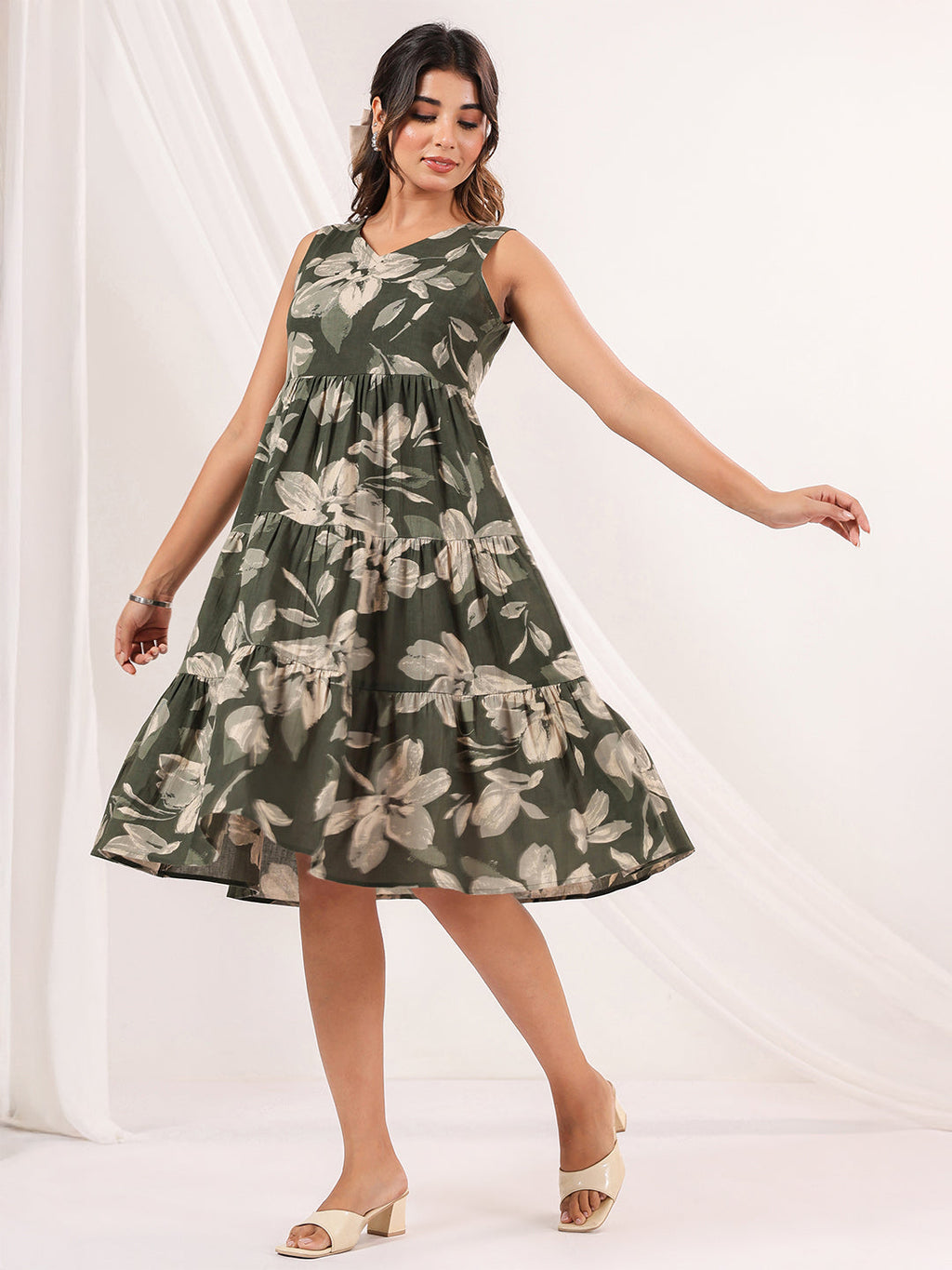 Janasya Dark Cotton Floral Tiered Dress - Distacart