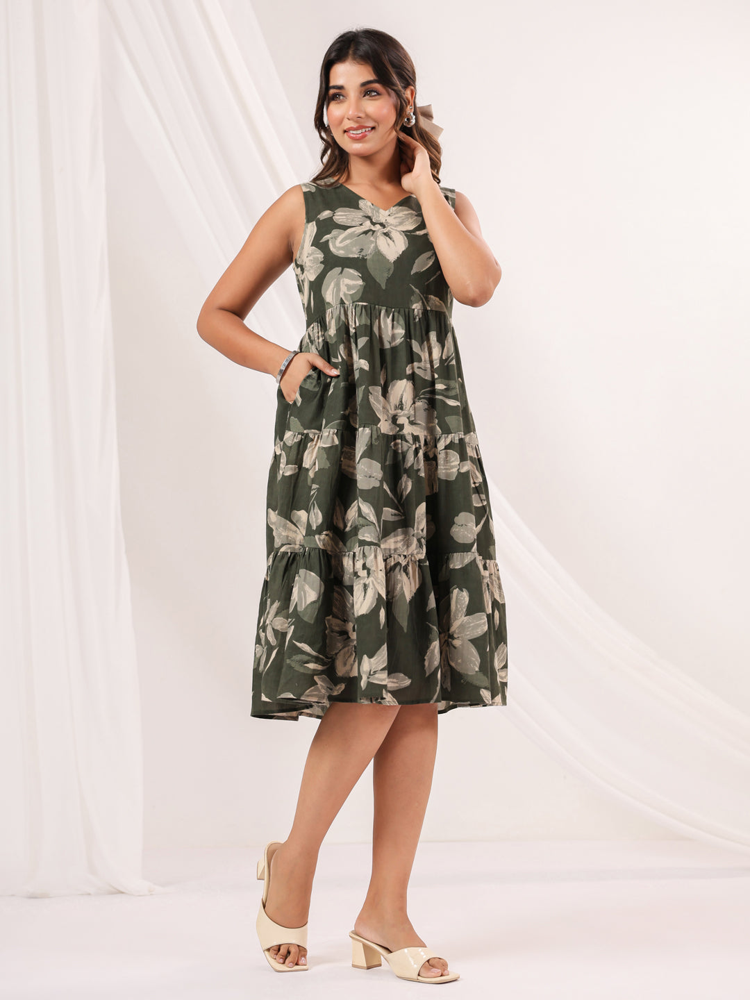 Janasya Dark Cotton Floral Tiered Dress - Distacart