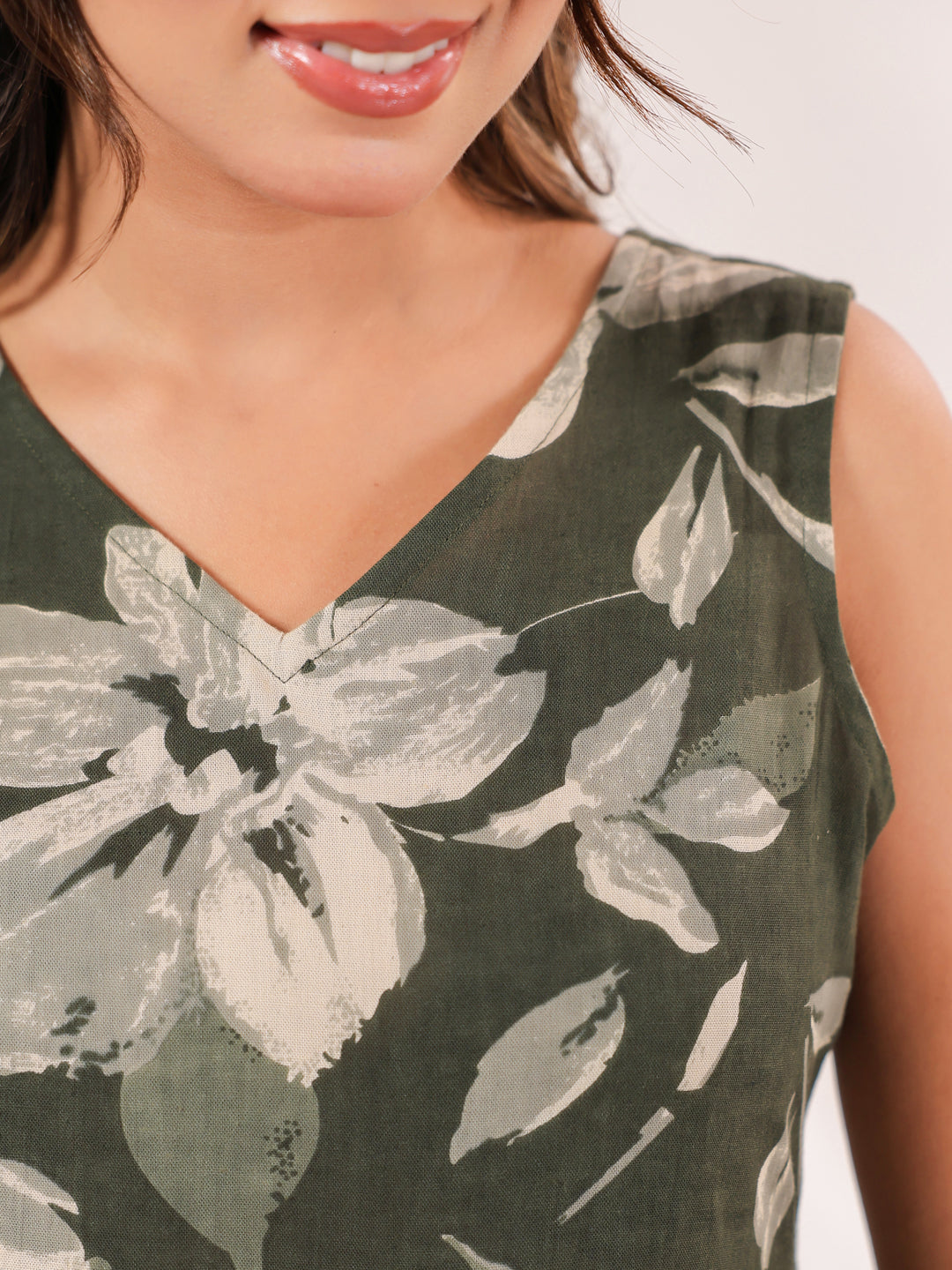 Janasya Dark Cotton Floral Tiered Dress - Distacart
