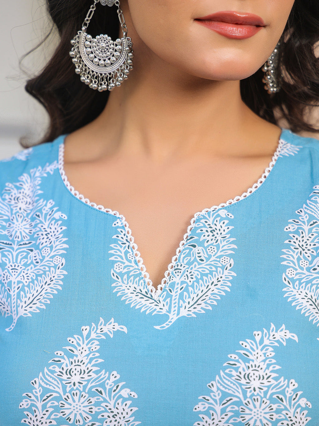 Janasya Light Cotton Ethnic Motifs Straight Kurta Set