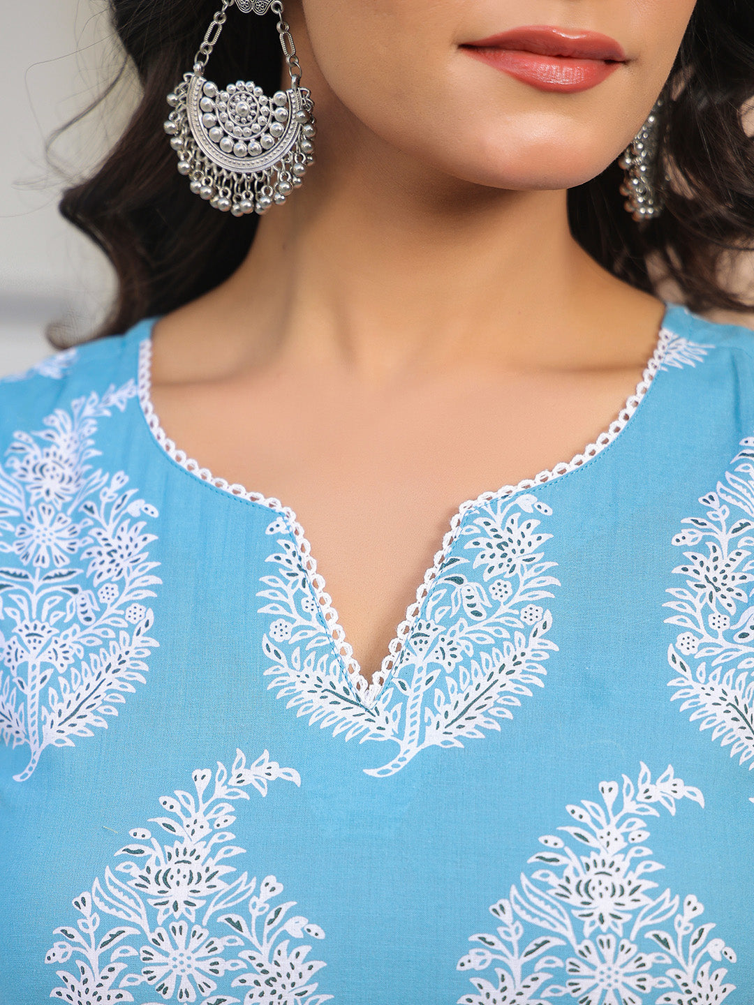Janasya Light Cotton Ethnic Motifs Straight Kurta Set