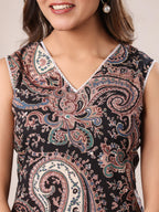 Janasya Dark Cotton Paisley Straight Kurta Set