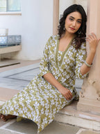 Janasya Dark Cotton Floral Straight Kurta Set