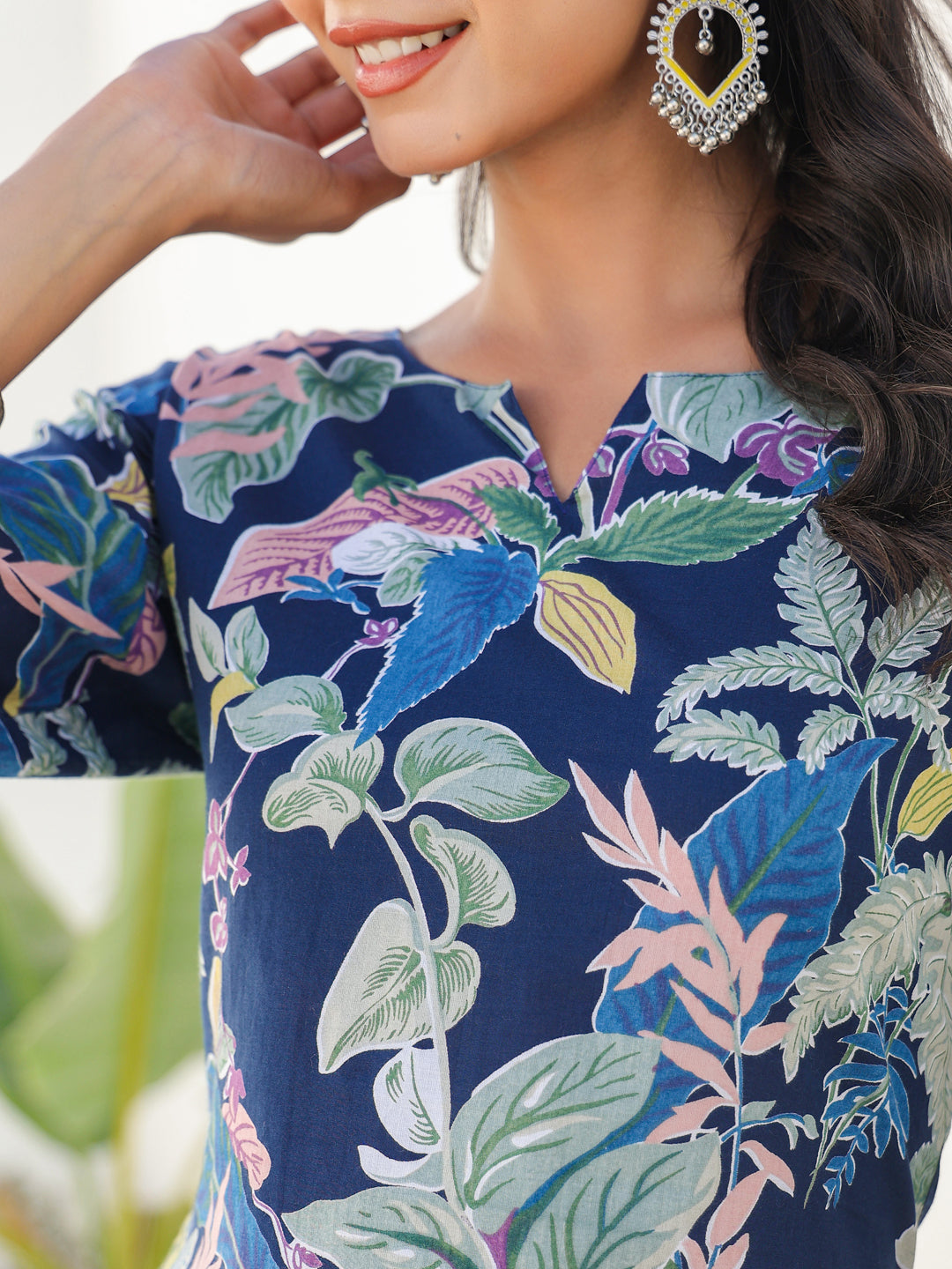 Janasya Dark Cotton Floral Straight Kurta Set