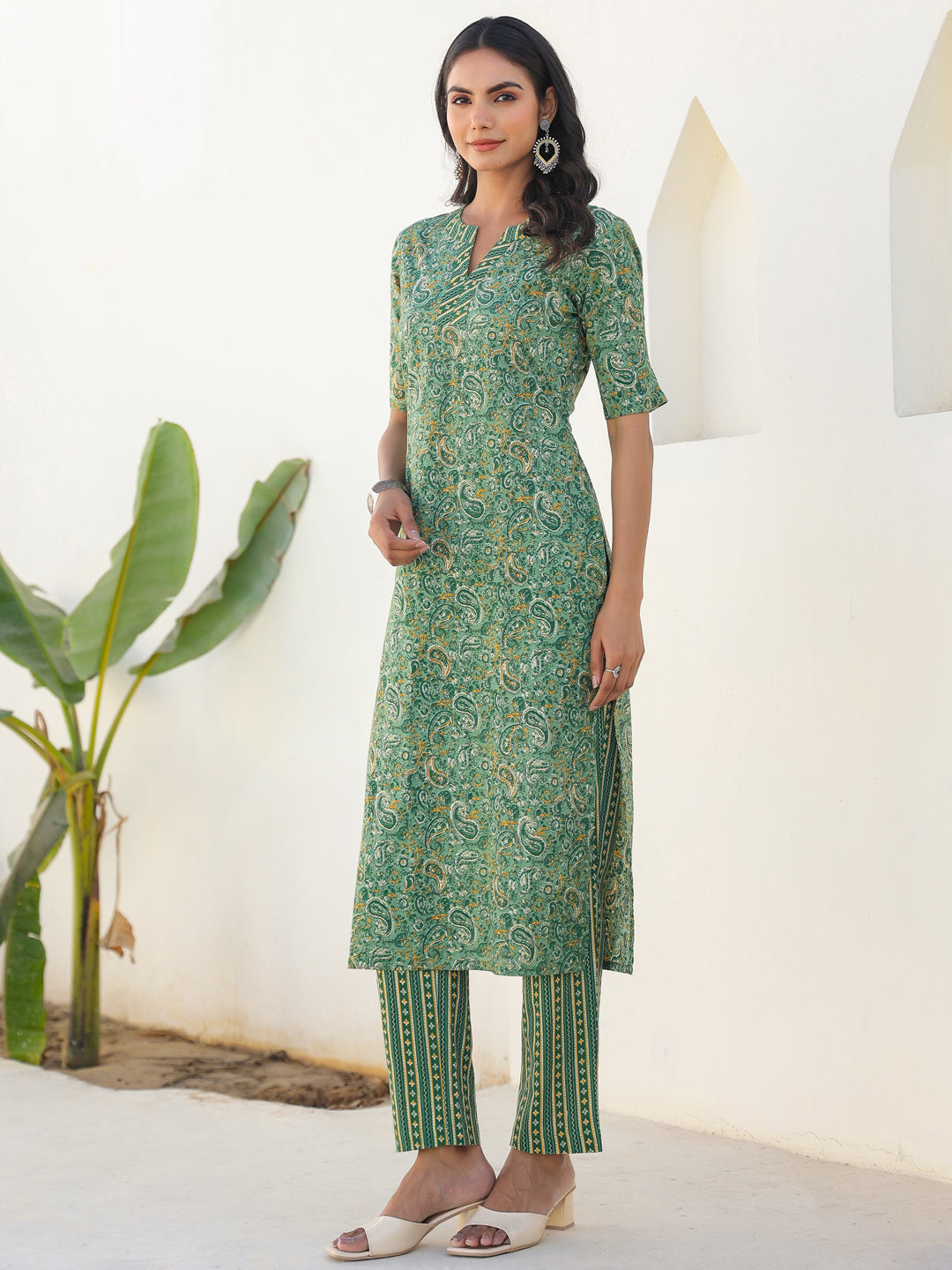 Janasya Light Cotton Paisley Straight Kurta Set