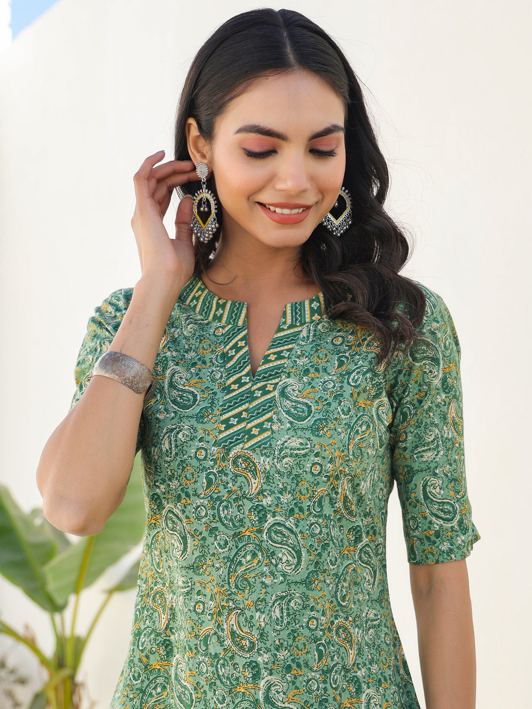 Janasya Light Cotton Paisley Straight Kurta Set