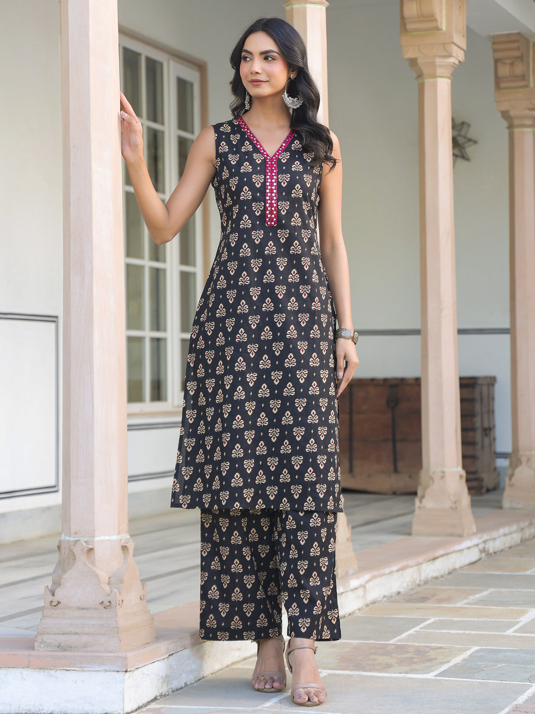 Janasya Dark Cotton Floral Straight Kurta Set - Distacart