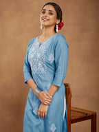 Janasya Light Rayon Embroidered Straight Kurta