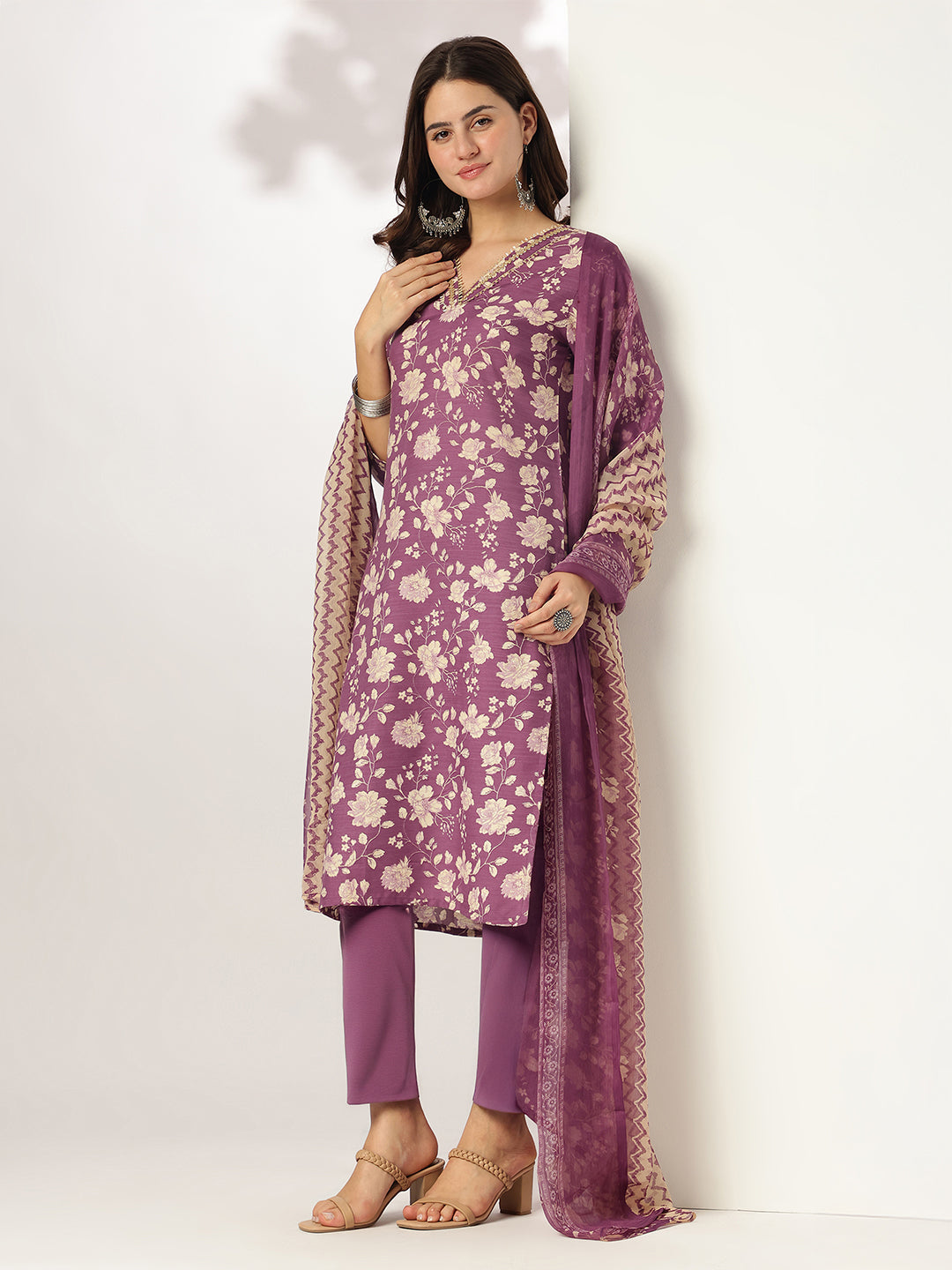 Janasya Dark Rayon Blend Floral Straight Kurta Set - Distacart