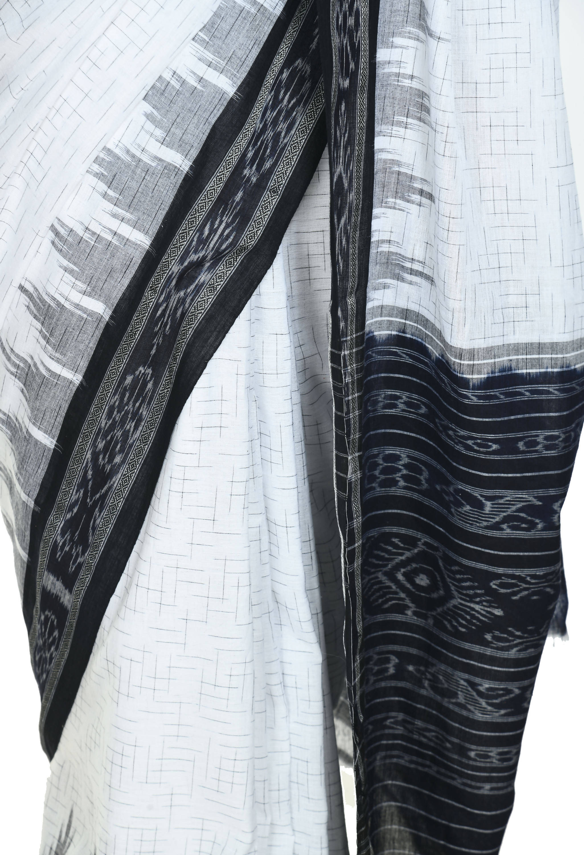 Vamika Sambalpuri Ikat Cotton Jharana White & Black Saree - Distacart