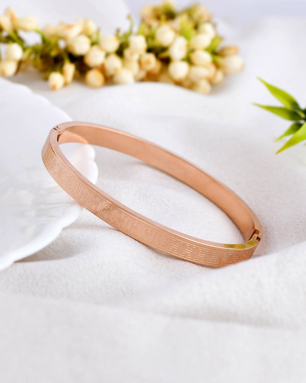 VOJ Stainless Steel Gold-plated Bracelet - Distacart