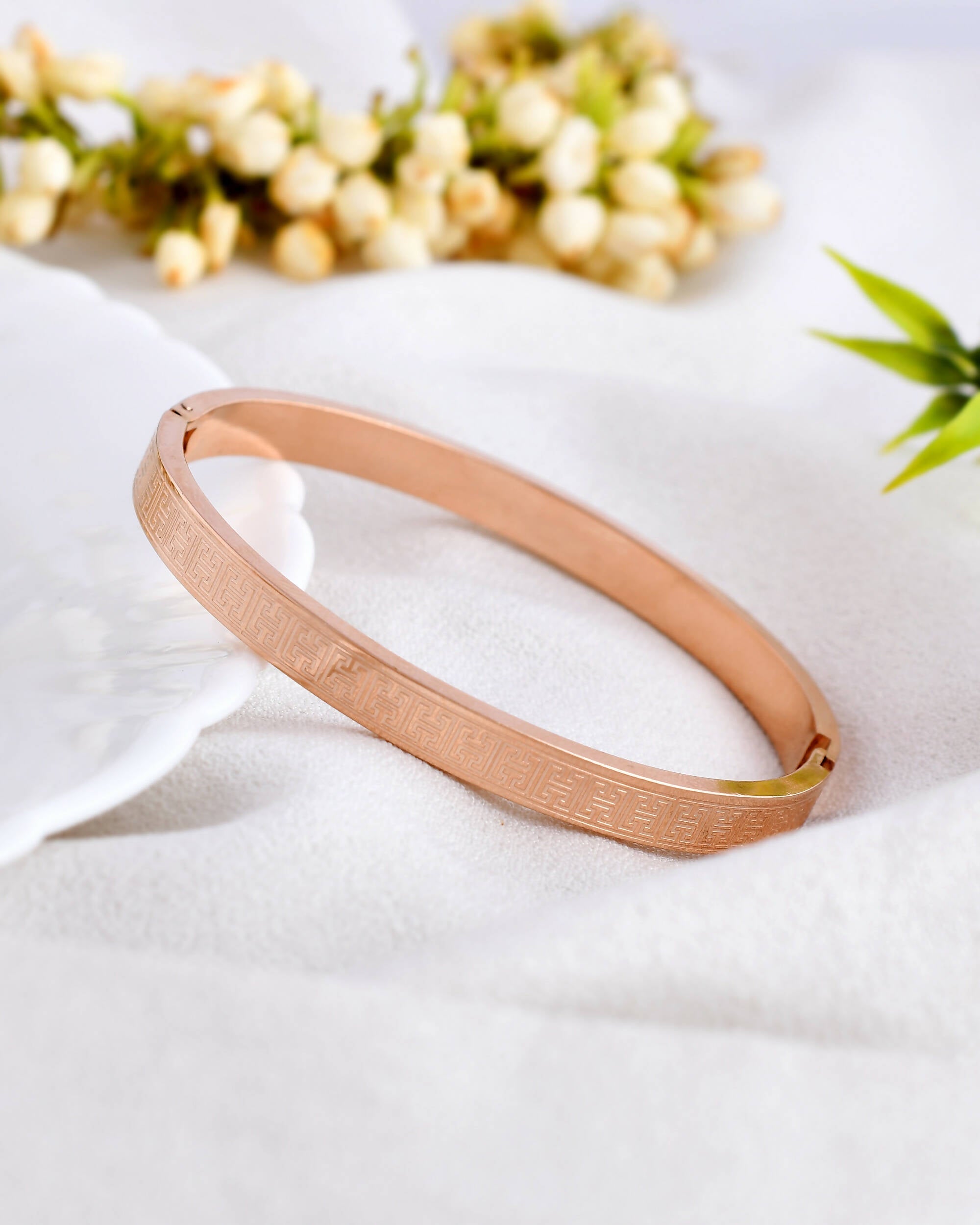 VOJ Stainless Steel Gold-plated Bracelet - Distacart