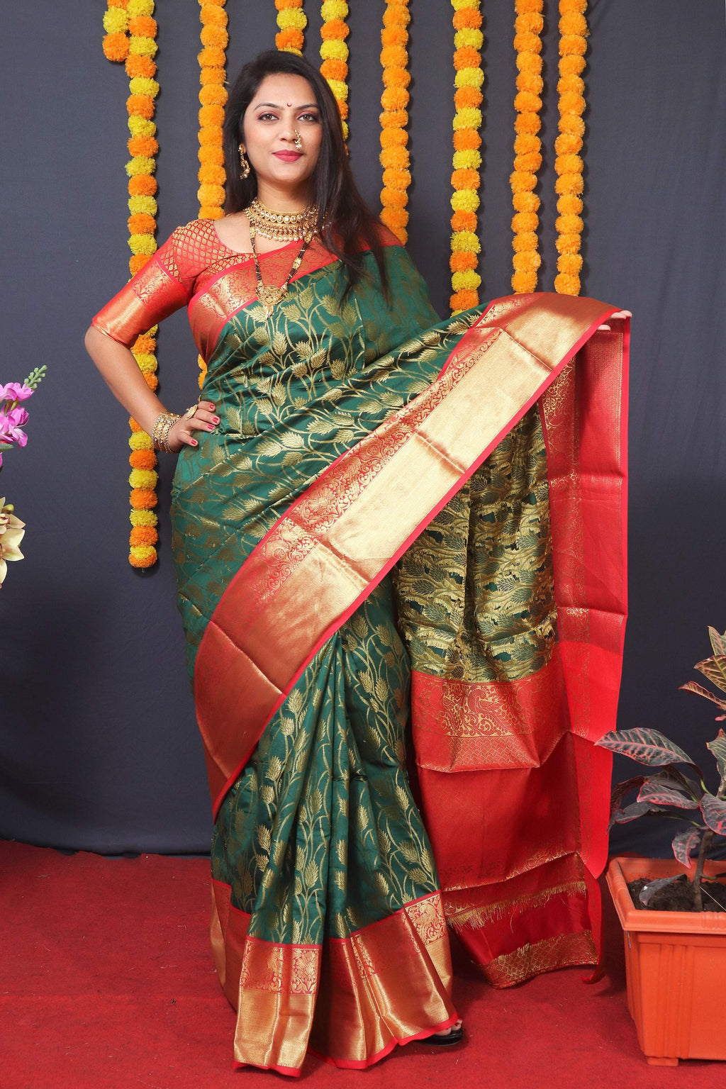 Jyoti Fashion Women's Green Kanchipuram Silk Zari Woven Saree with Blouse