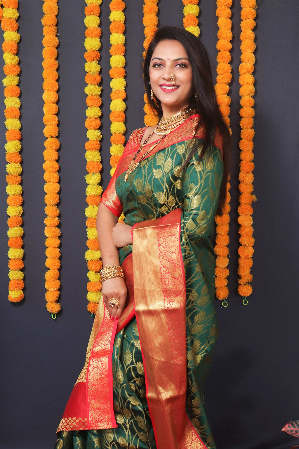 Jyoti Fashion Women's Green Kanchipuram Silk Zari Woven Saree with Blouse