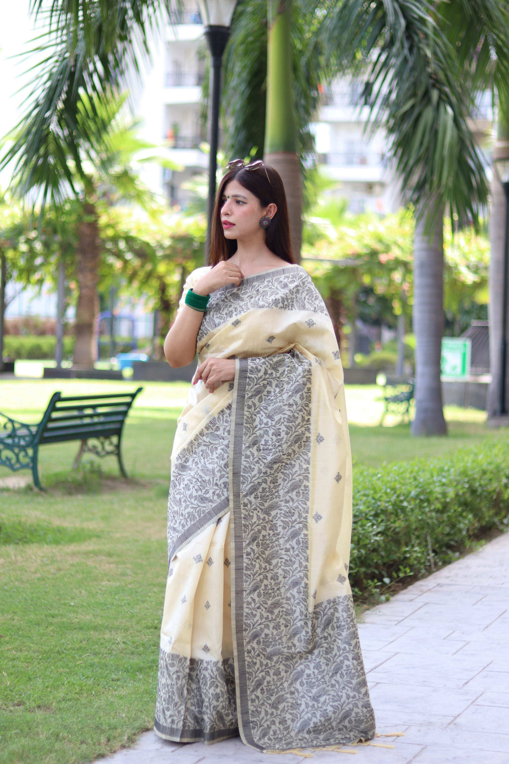 Jyoti Fashion Women's Cream Handloom Raw Silk Weaving Pallu Traditional Saree with Blouse - Distacart