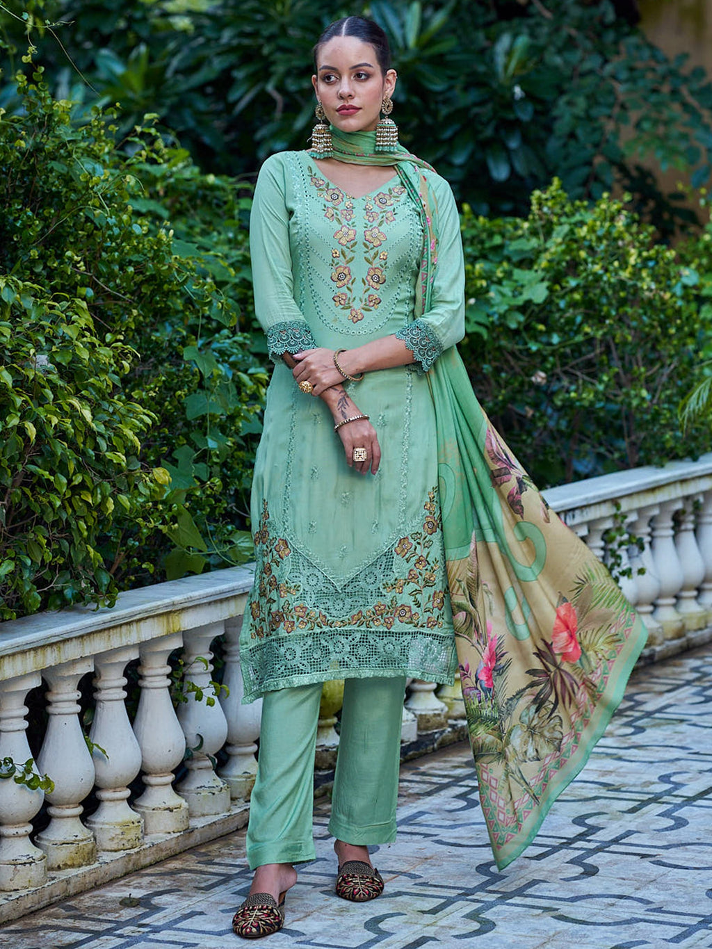 Jyoti Fashion Women's Green Muslin Resham Thread with Jari & Cut Work Salwar Suit Set