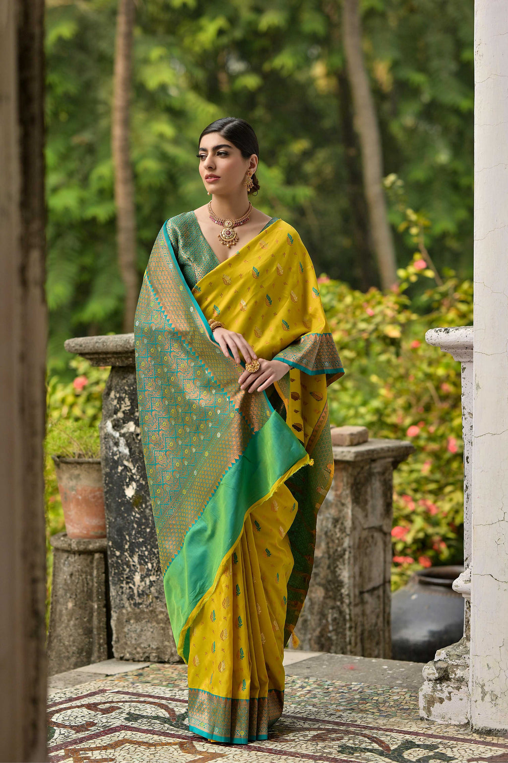 Jyoti Fashion Women's Lemon Yellow Banarasi Silk Zari Woven Traditional Saree with Blouse