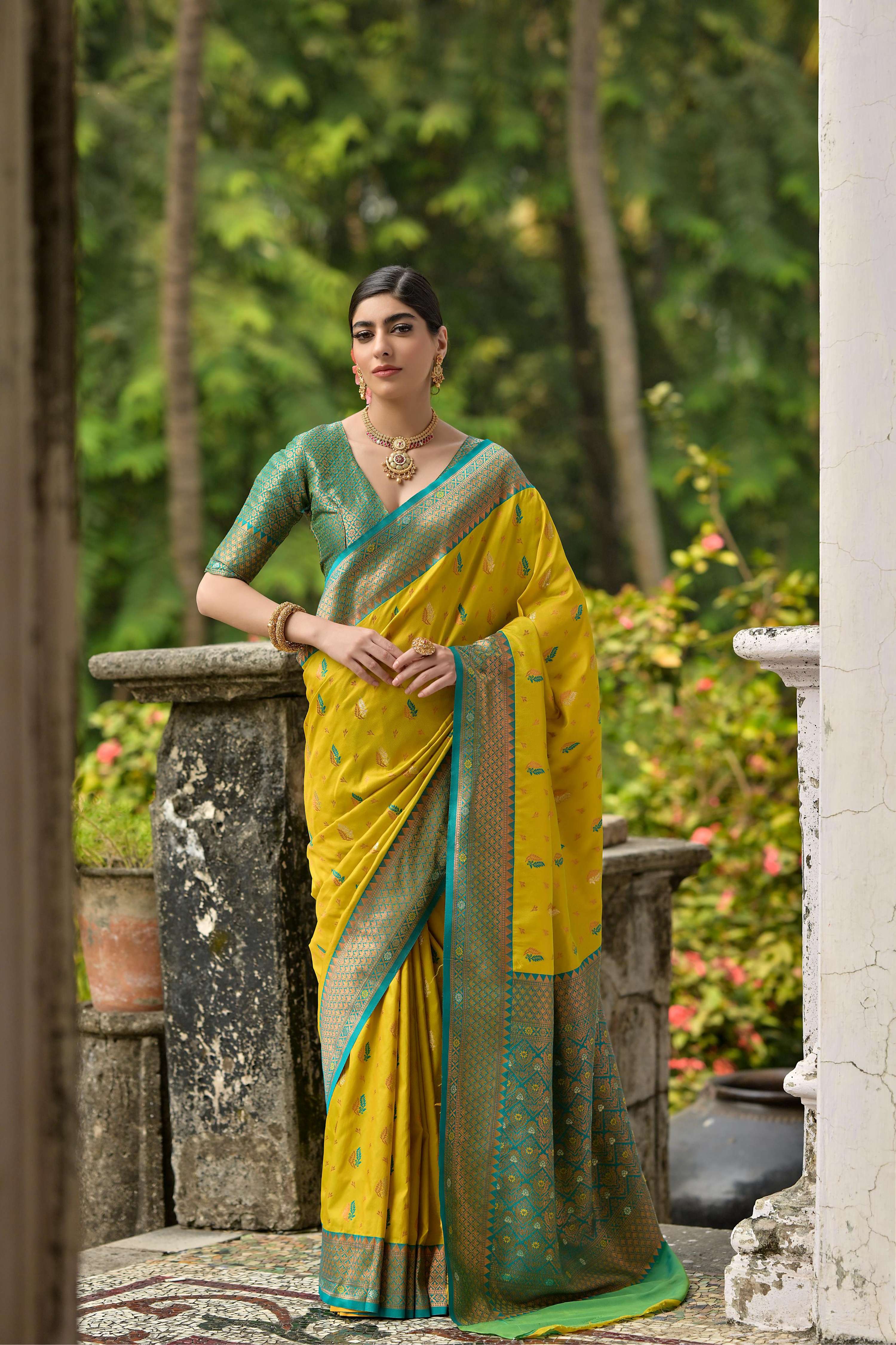 Jyoti Fashion Women's Lemon Yellow Banarasi Silk Zari Woven Traditional Saree with Blouse
