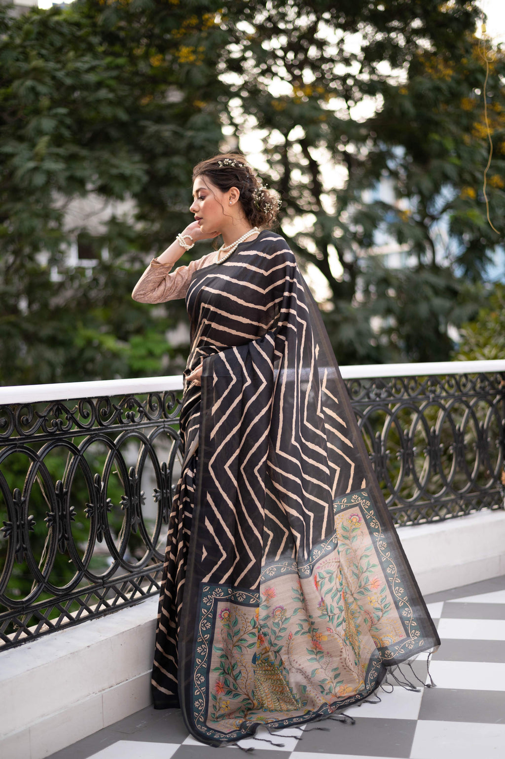 Jyoti Fashion Women's Black Tussar Silk Leheriya Print with Zari Border Saree with Blouse - Distacart