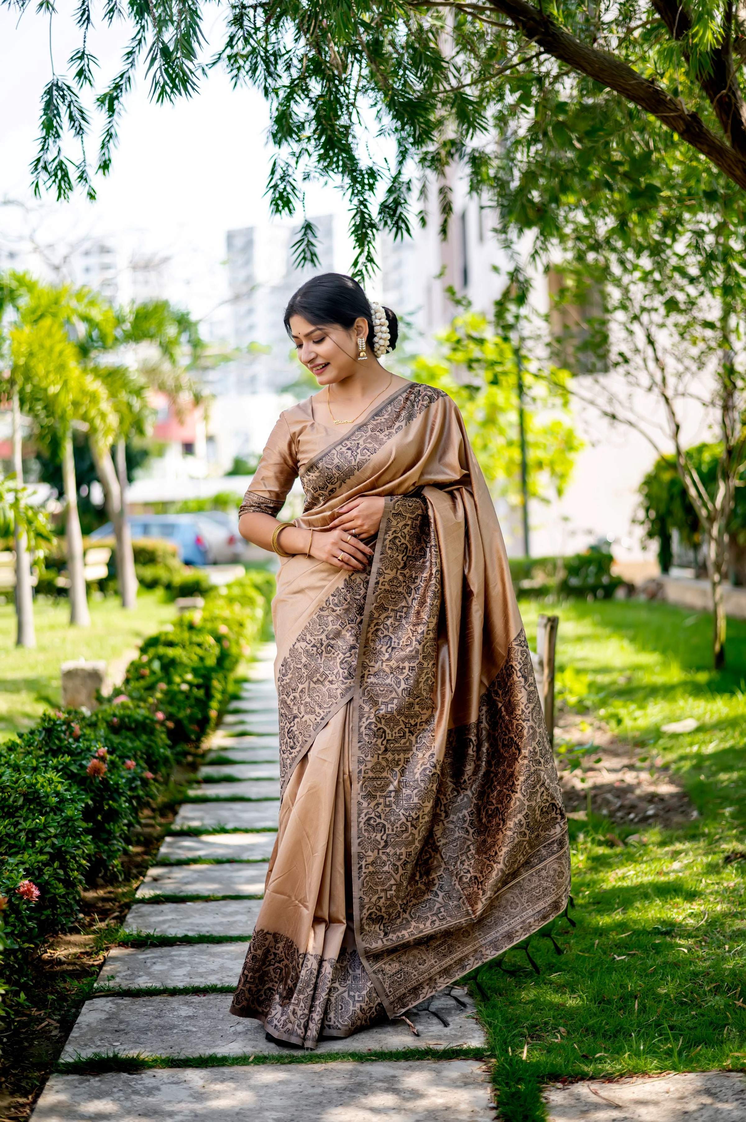 Jyoti Fashion Women's Cream Handloom Raw Silk Weaving Designer Saree with Blouse - Distacart
