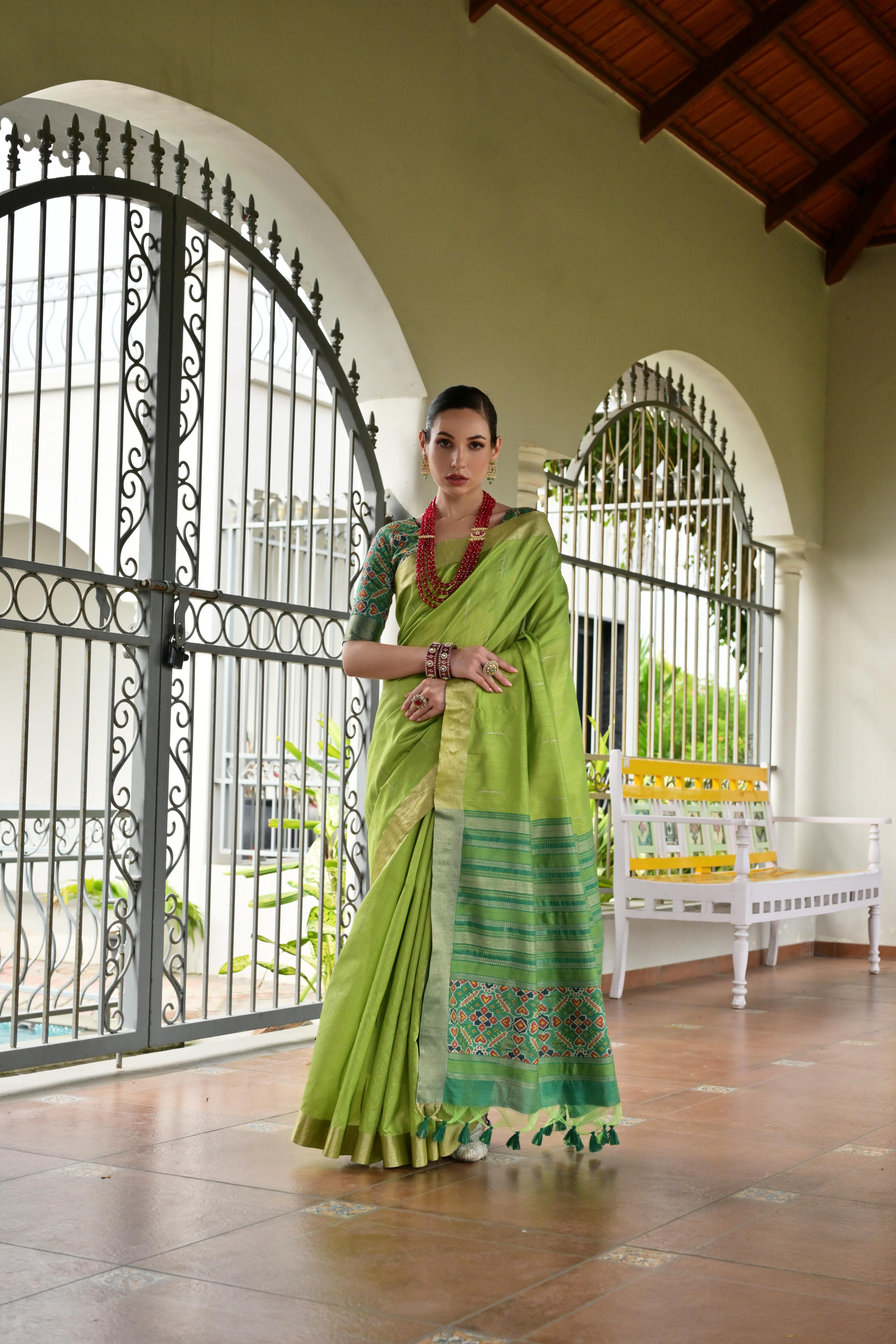 Jyoti Fashion Women's Green Khadi Raw Silk Meena Weaving Patola Saree with Blouse - Distacart