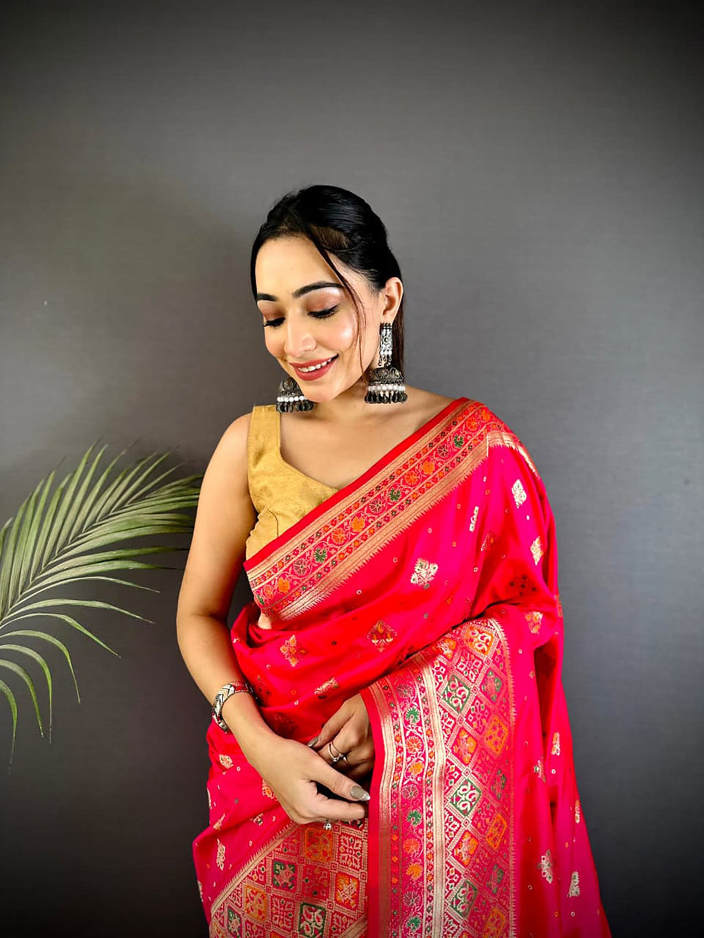 Joban Fashion Coral Pink Banarasi Lichi Silk Meenakari Weaving Saree - Distacart