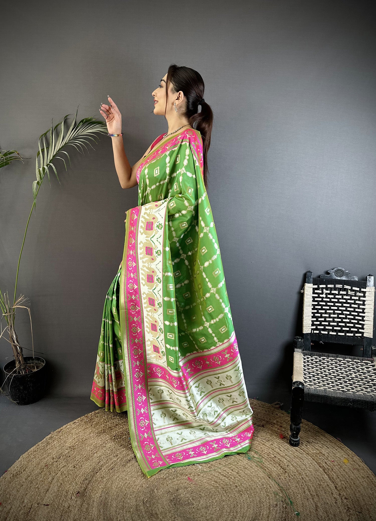 Joban Fashion Parrot Green Banarasi Silk Motifs Inspired By Nature Saree - Distacart