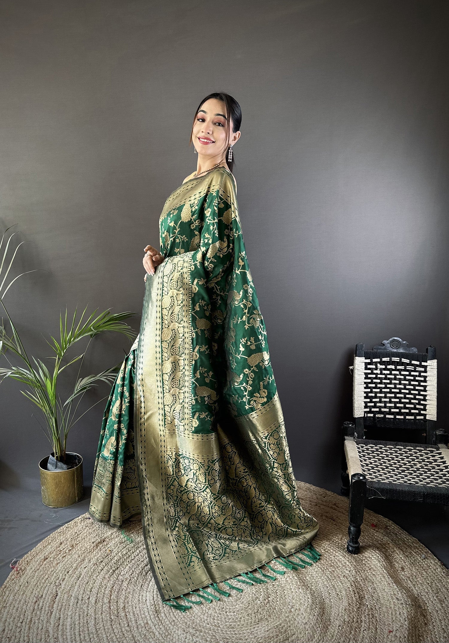 Joban Fashion Dark Green Banarasi Soft Lichi Silk Floral and Zari Pattern Saree - Distacart