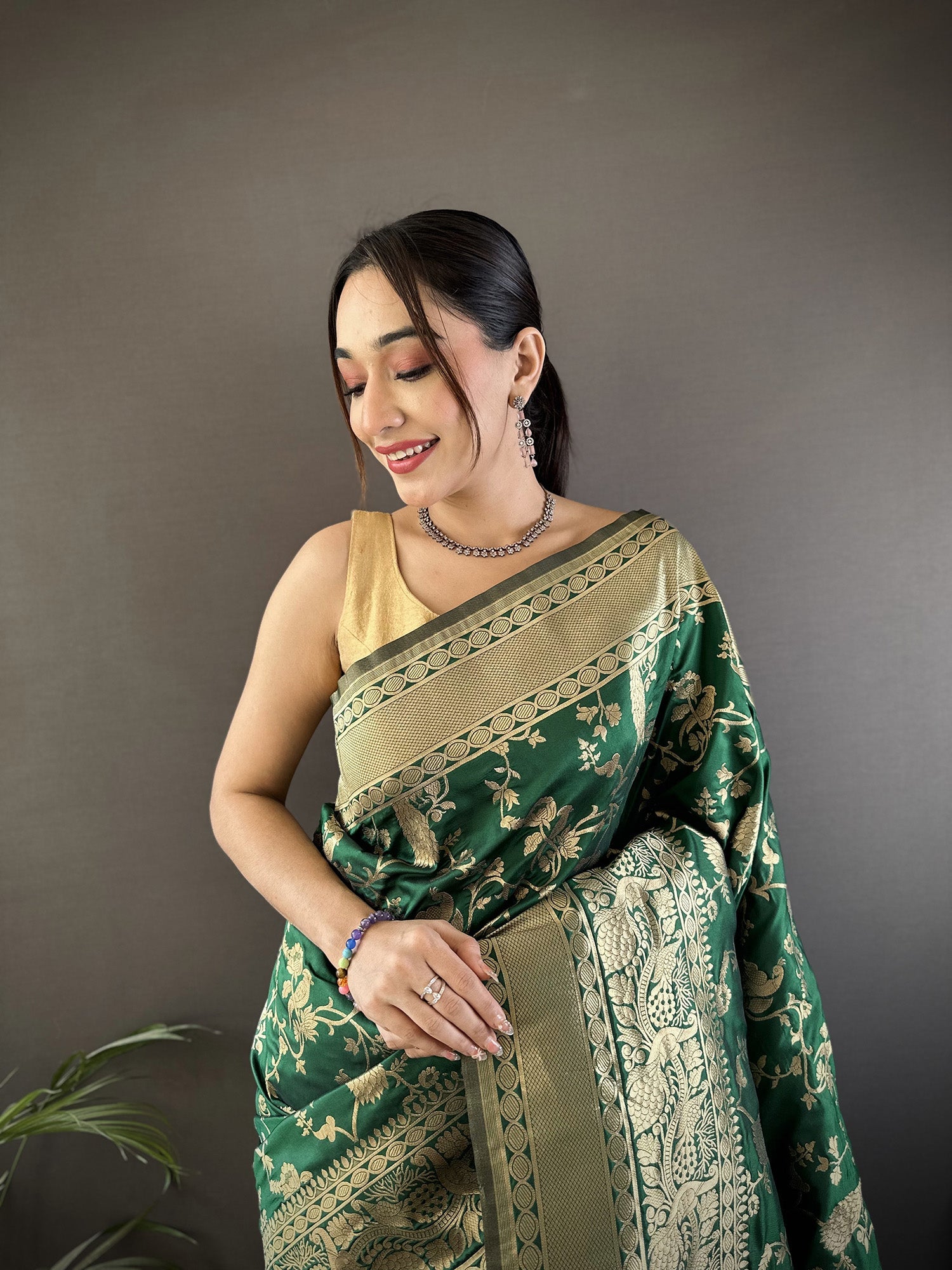 Joban Fashion Dark Green Banarasi Soft Lichi Silk Floral and Zari Pattern Saree - Distacart