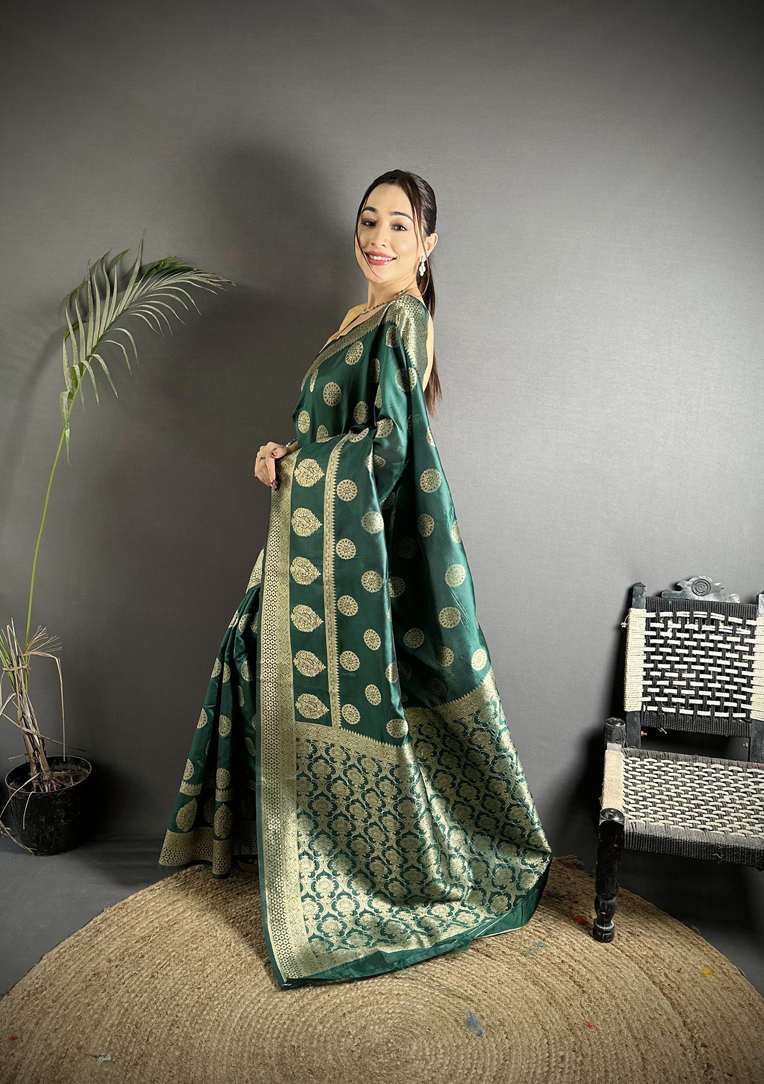 Joban Fashion Green Soft Banarasi Silk Jacquard Weaving Saree - Distacart