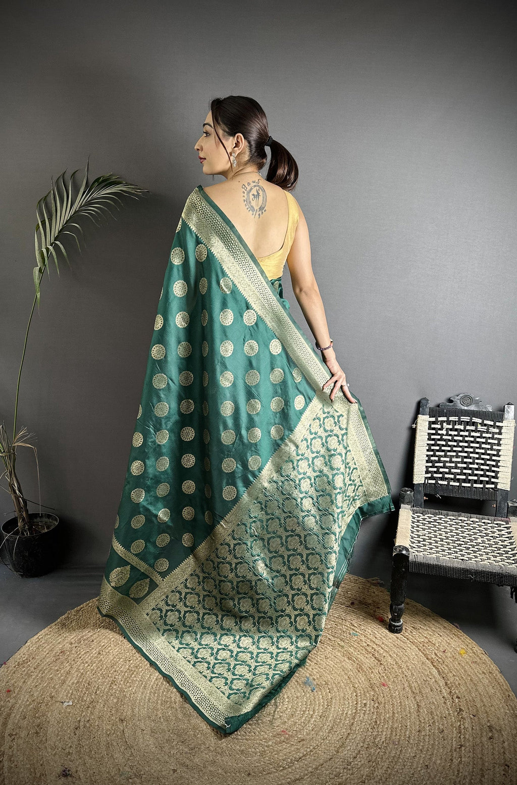 Joban Fashion Green Soft Banarasi Silk Jacquard Weaving Saree - Distacart