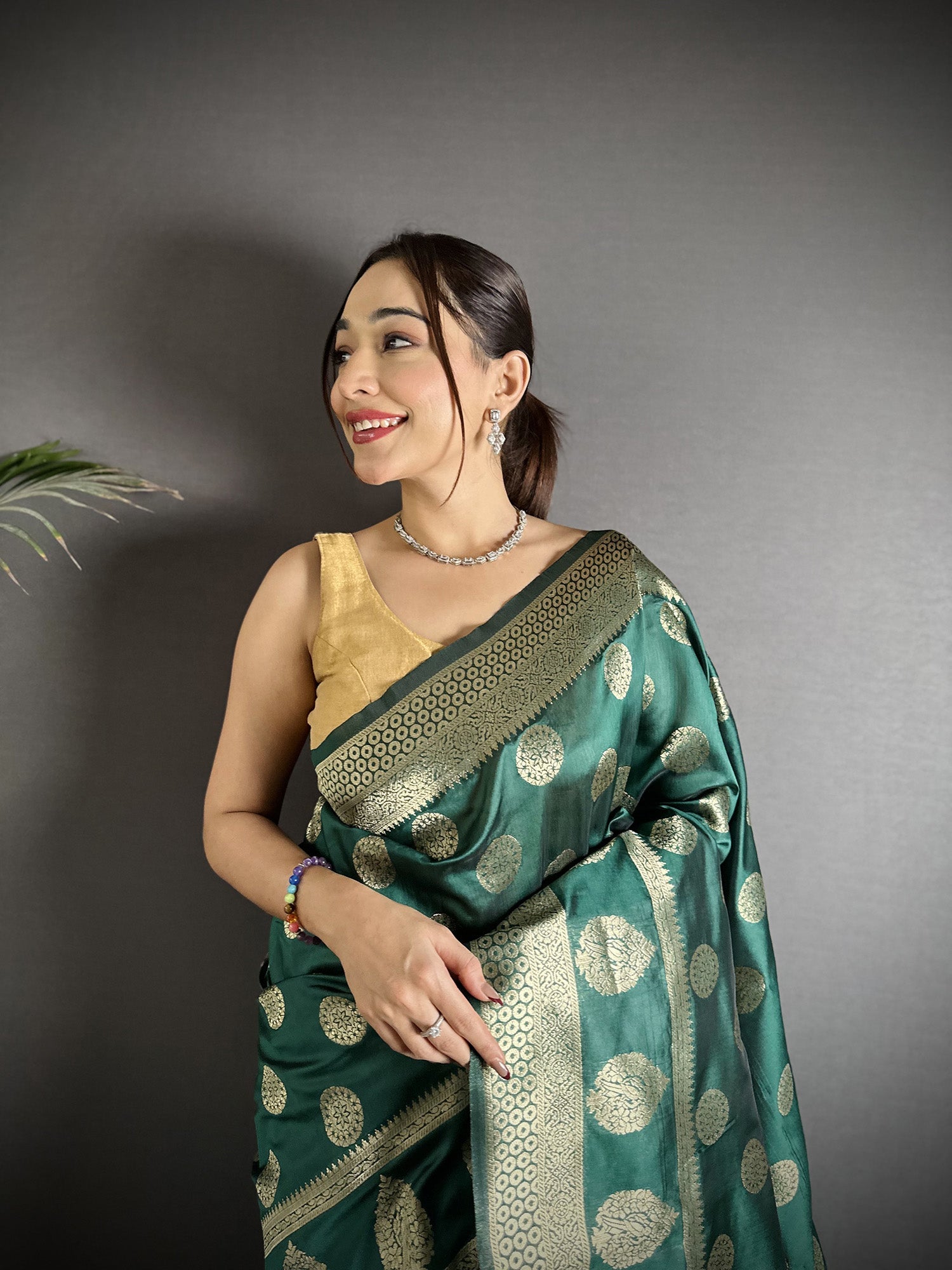 Joban Fashion Green Soft Banarasi Silk Jacquard Weaving Saree - Distacart