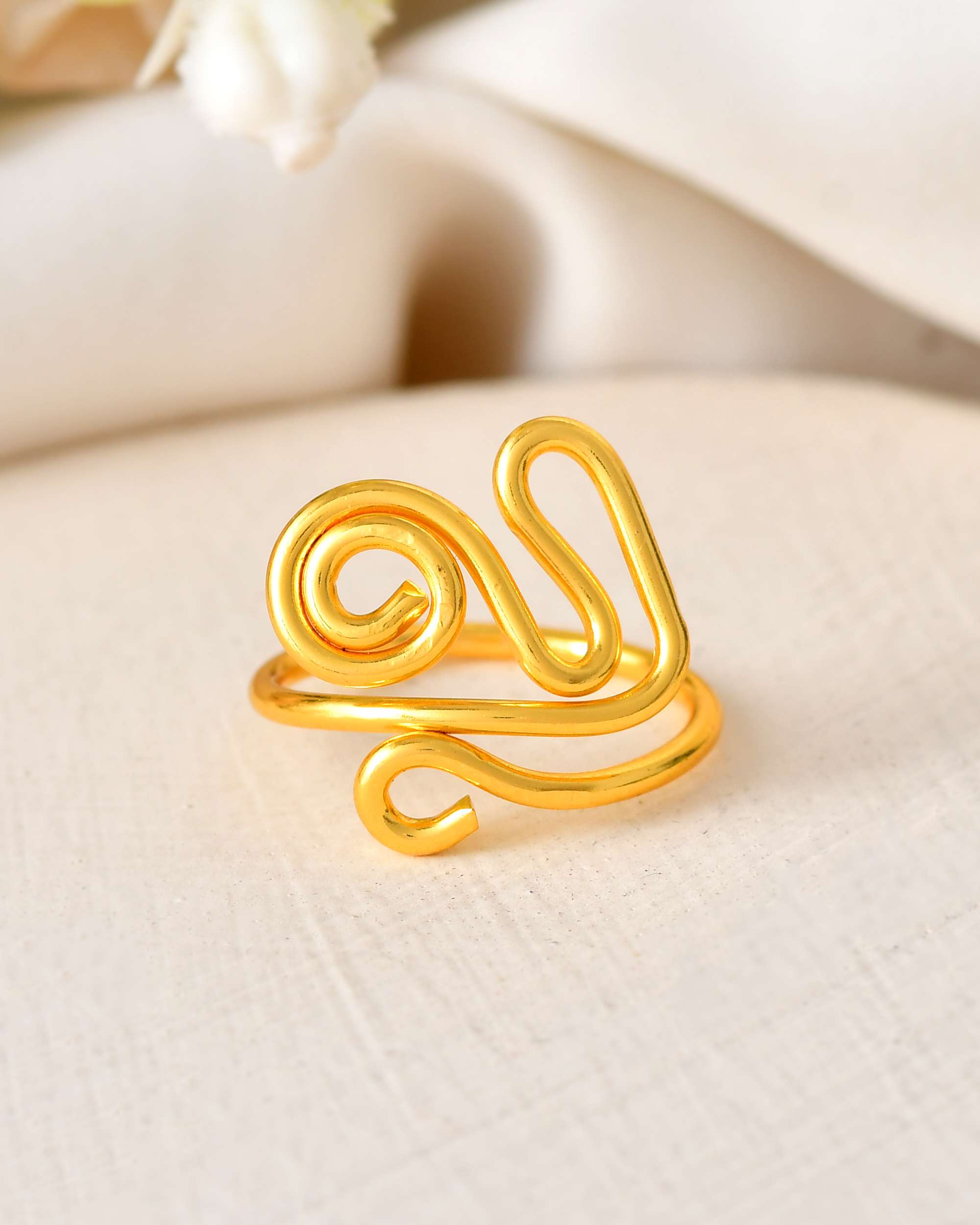 Jewels Nest Gold-Tone Adjustable Spiral Ring – Minimalist Contemporary Finger Ring for Women