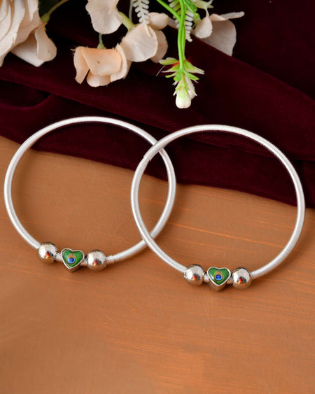 Jewels Nest Set of 2 Silver-Plated Stainless Steel Heart-Shaped Peacock Stone Beaded Anklets