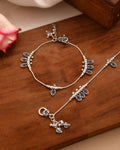 Jewels Nest Silver Plated Oval Stone Adjustable Anklet With Leaf Charms For Women