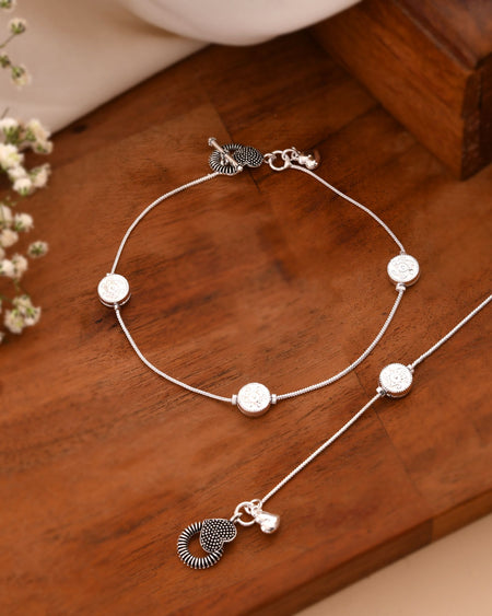Jewels Nest Moonmark Minimal Silver Anklet With Coin Motif And Statement Heart Clasp