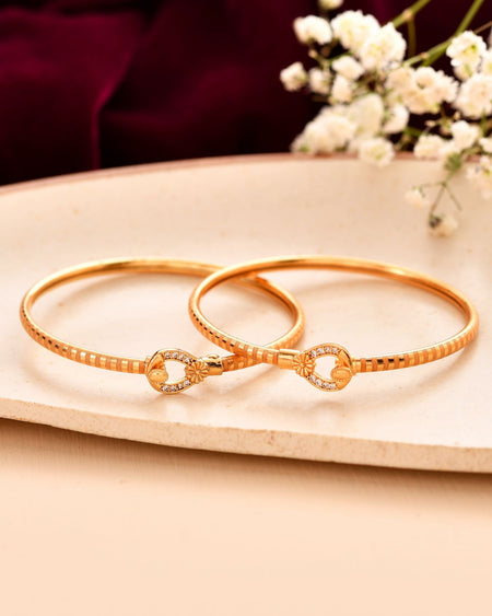 Jewels Nest Gold-Plated Textured Bangle Set With Crystal Accent For Women