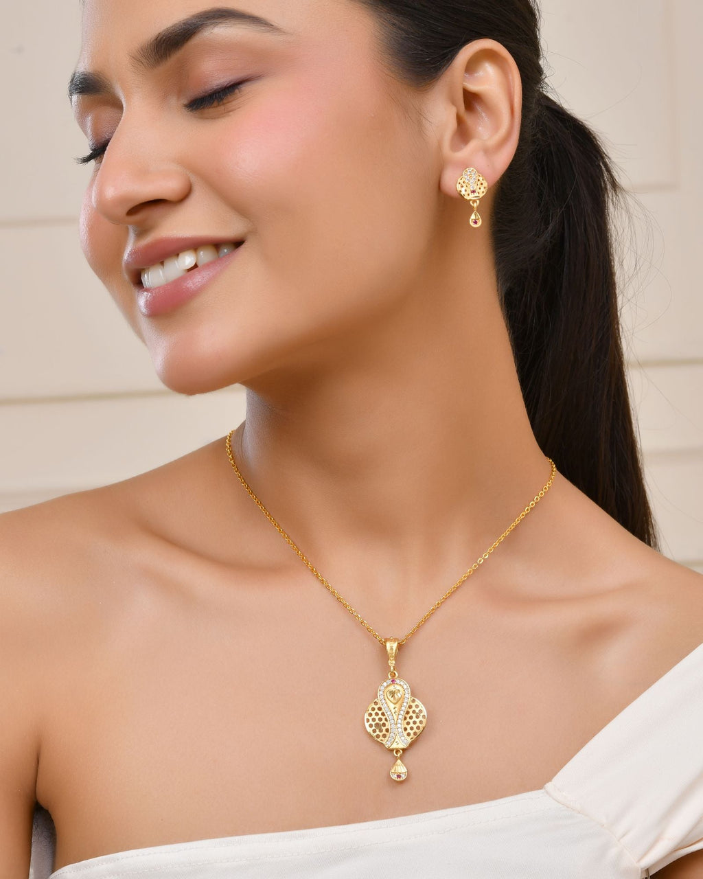 Jewels Nest Gold-Plated Honeycomb Design Pendant Necklace Set With Matching Earrings For Women