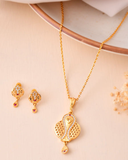 Jewels Nest Gold-Plated Honeycomb Design Pendant Necklace Set With Matching Earrings For Women