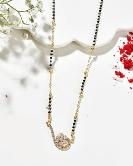 Jewels Nest Elegant Swirl Gold-Polished Mangal Sutra