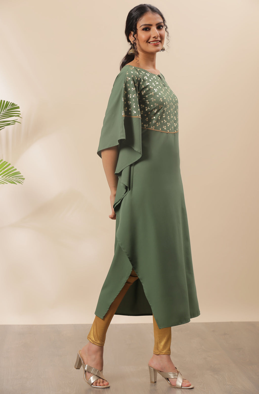 Janasya Green Poly Crepe Foil Print Kaftan kurta