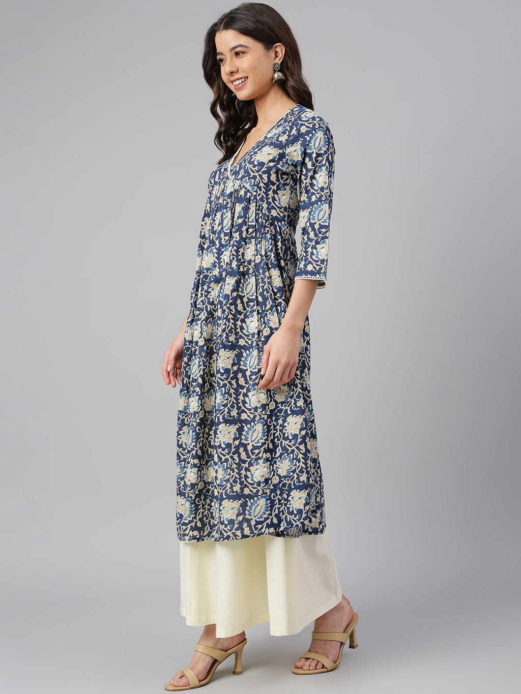 Janasya Navy Blue Cotton Floral Print Flared kurta