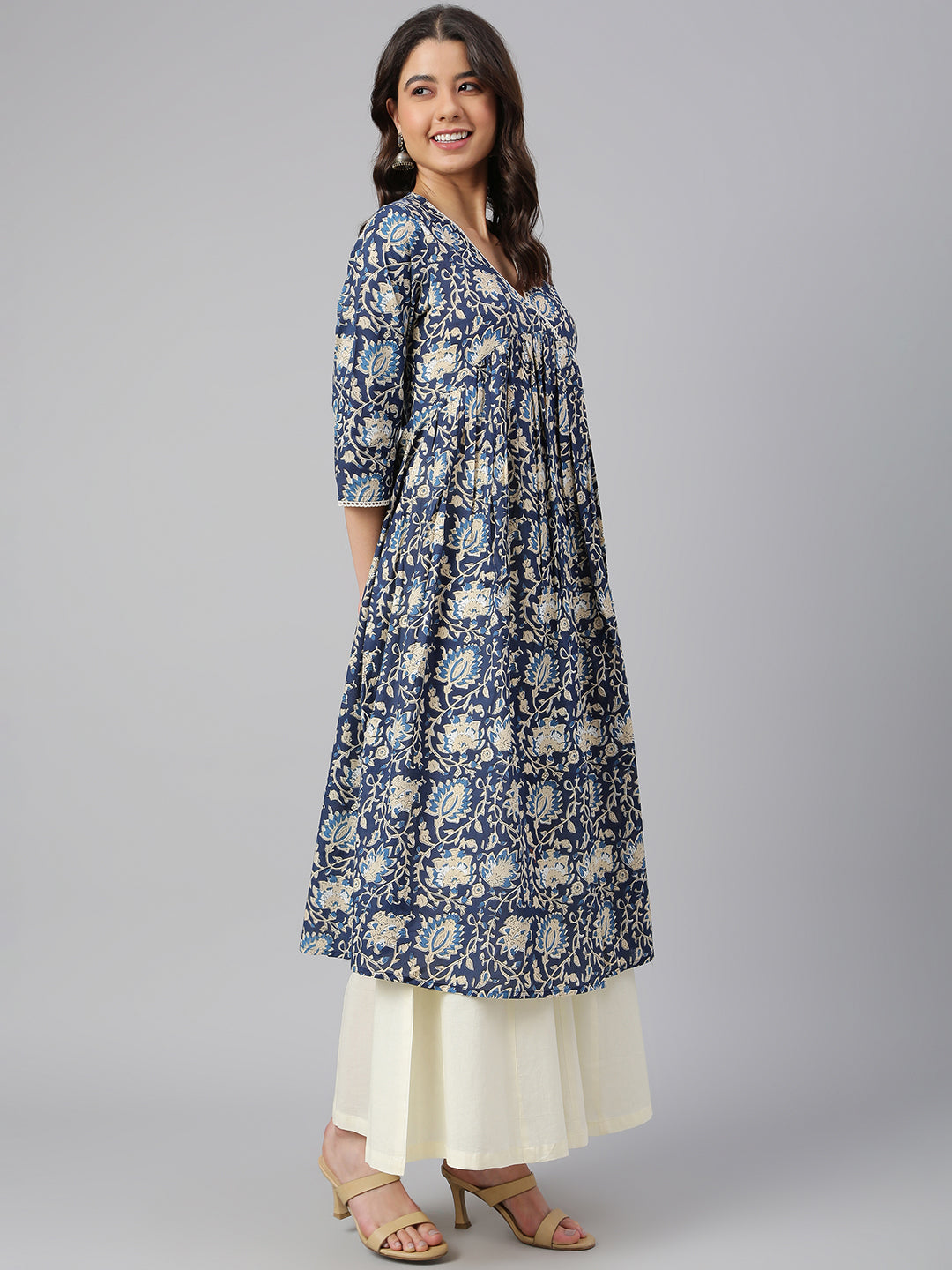 Janasya Navy Blue Cotton Floral Print Flared kurta